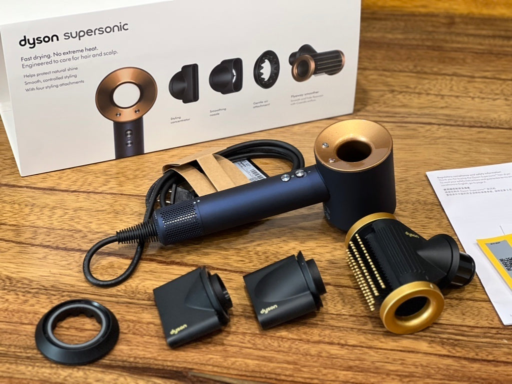 Dy’son HD15 hair dryer ( black/gold)