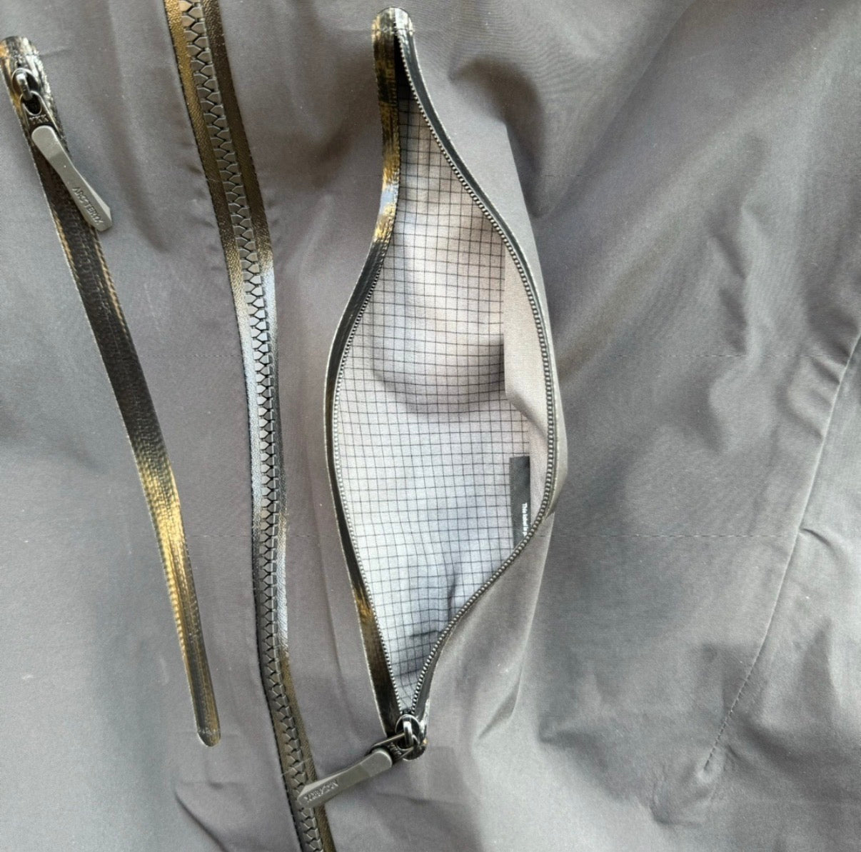 Arct Alpha Sv 6 Black (Gold)