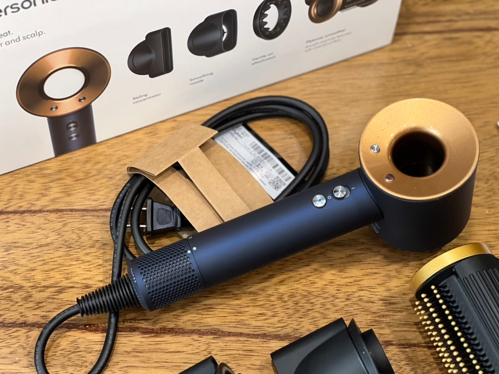 Dy’son HD15 hair dryer ( black/gold)